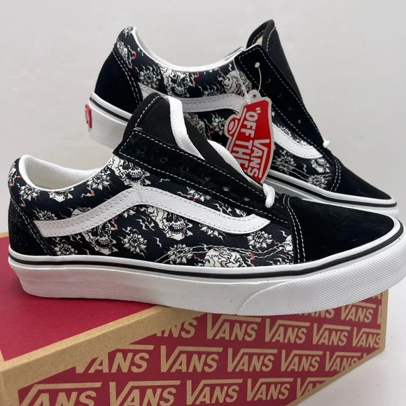 Vans Men’s Old Skool (Flash Skulls)Multi/True White Sneakers
VN0A38G118C - Picture 8 of 16